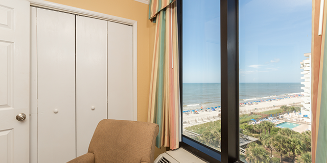 Oceanfront 2-Bedroom Lockout Suite