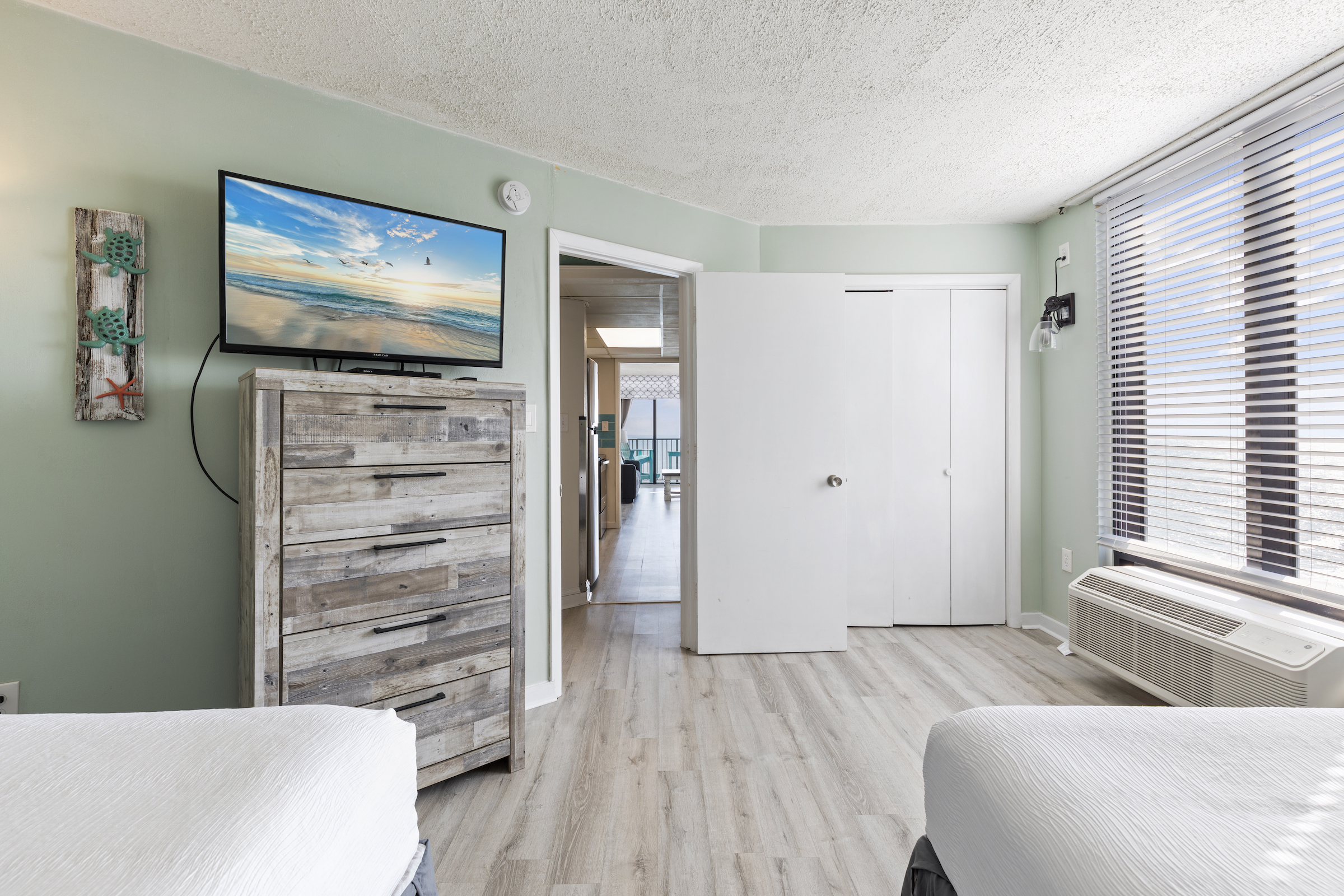 Oceanfront 2-Bedroom Combo Suite