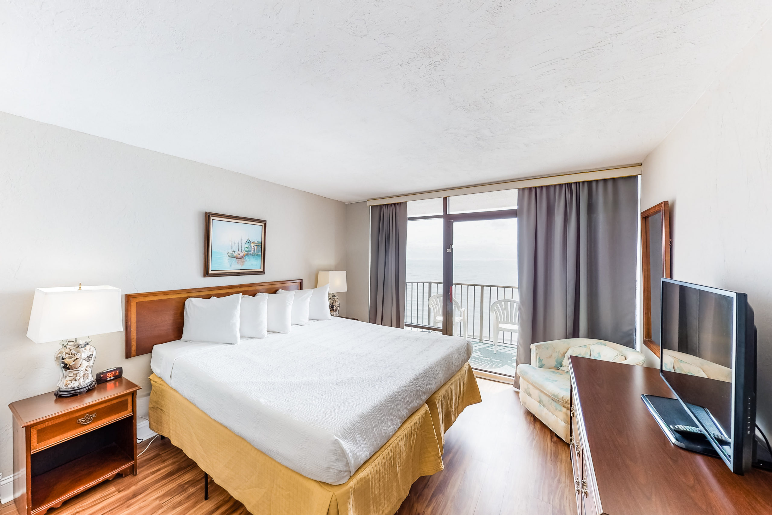 Oceanfront 2-Bedroom Suite