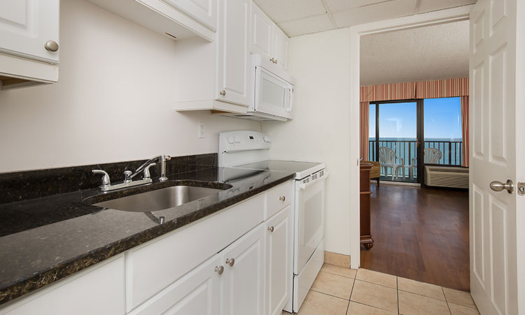 Oceanfront 1-Bedroom Queen Suite