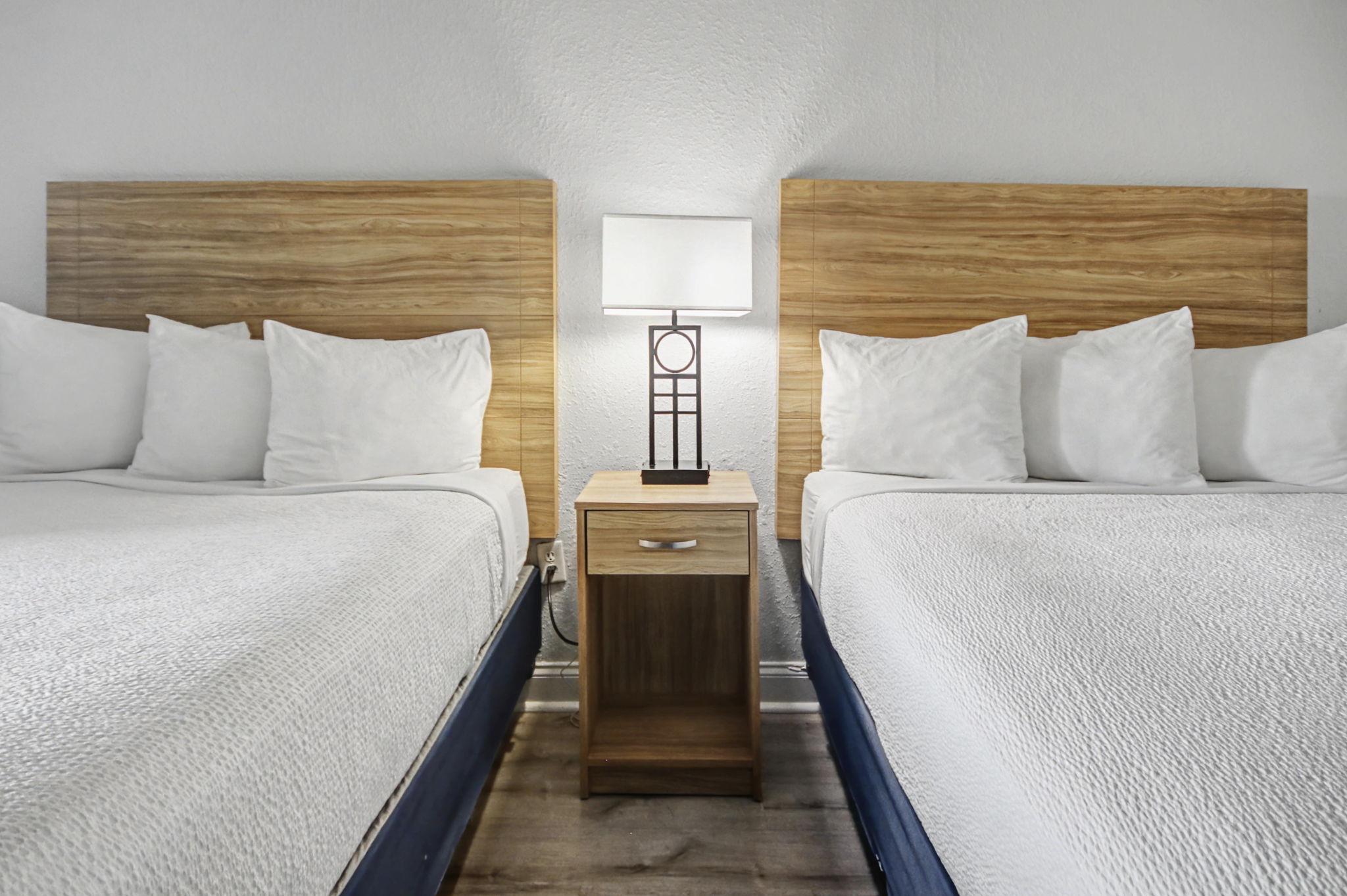 Oceanfront 1-Bedroom Queen Suite