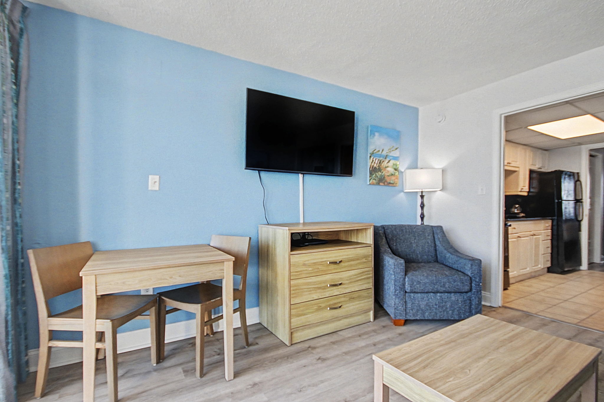 Oceanfront 1-Bedroom Queen Suite