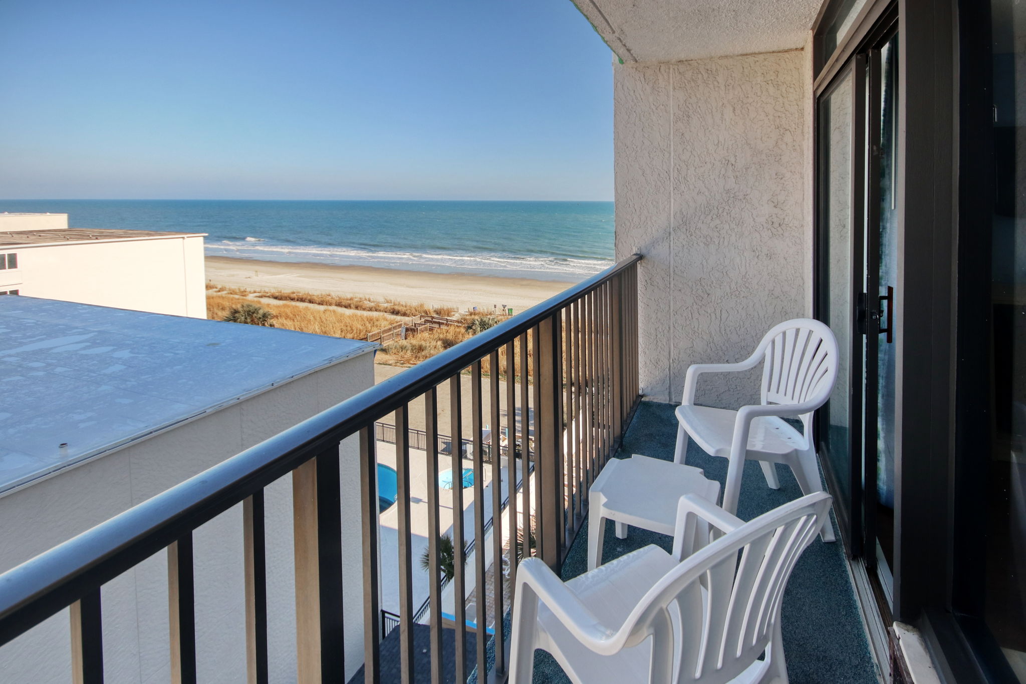 Standard Room – Partial Ocean View